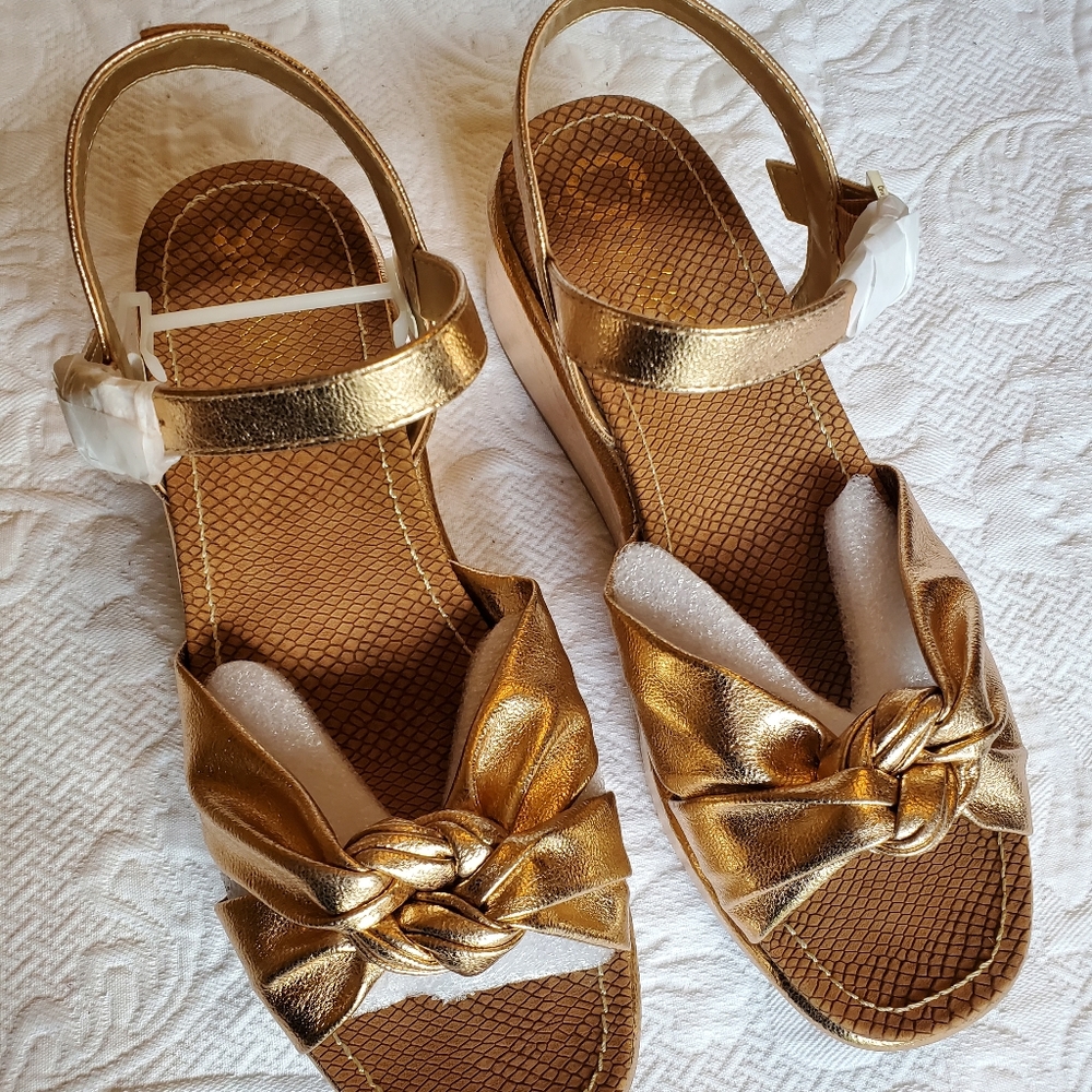 Retro Style Platform Gold Sam Edel Circus 9 Slide